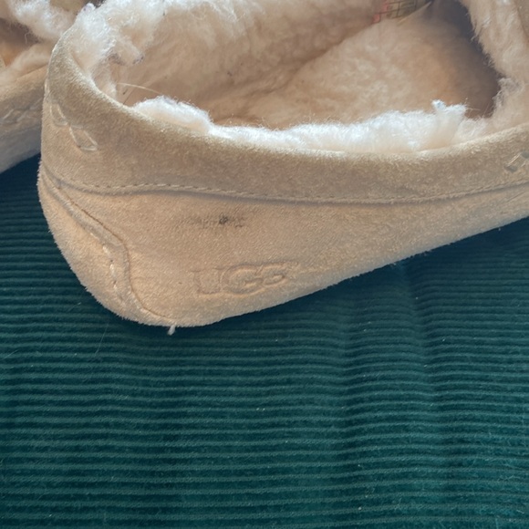 Ugg slippers - Picture 4 of 5